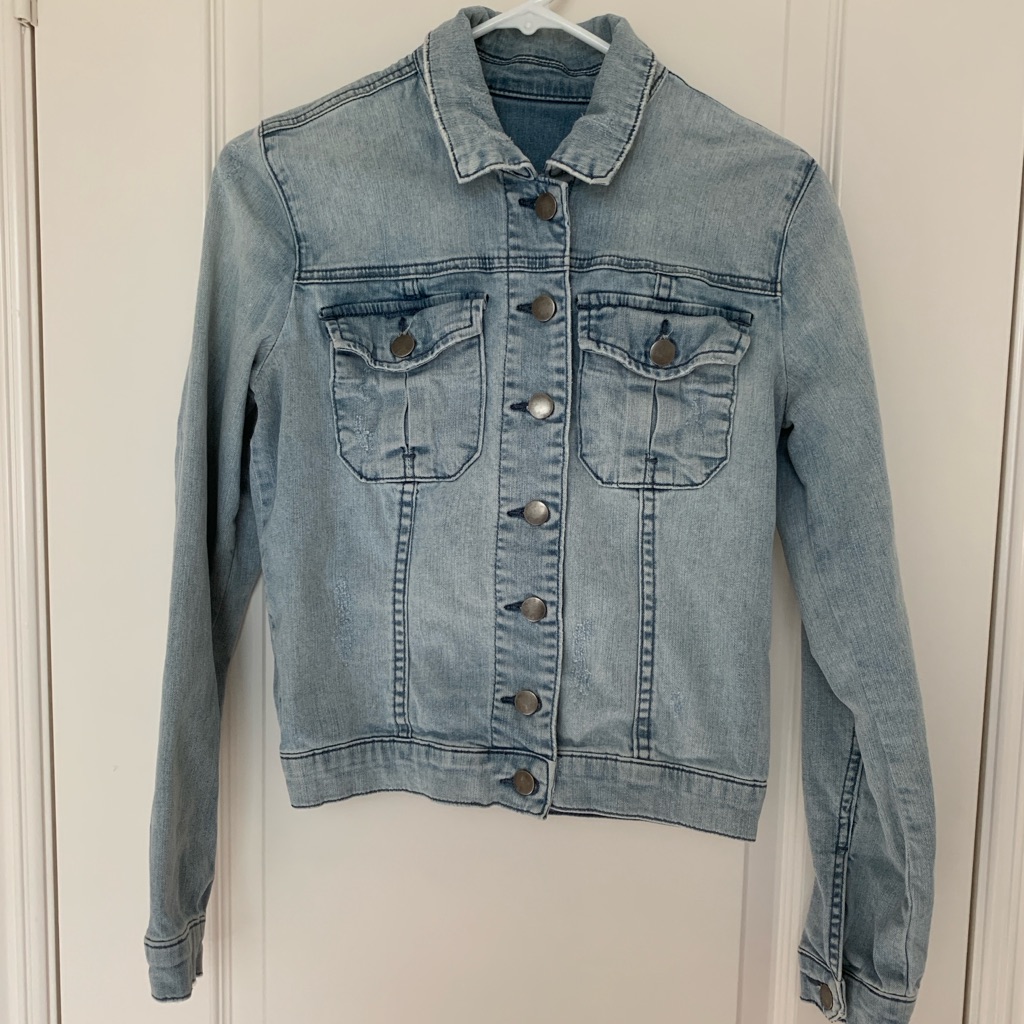 Euc Kut From The Kloth Women’s Distressed Classic Denim Jacket Light Wash Small